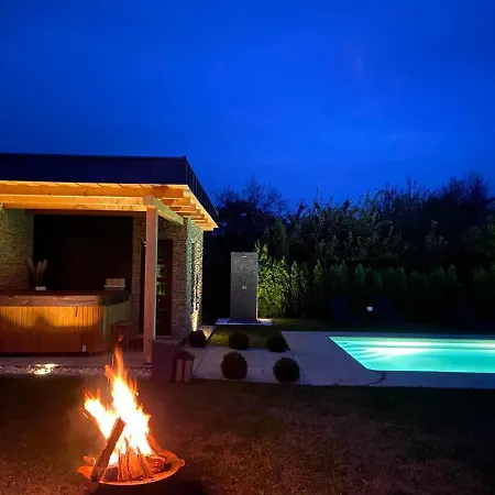 Bed & Breakfast Aruba & Private Keszthely