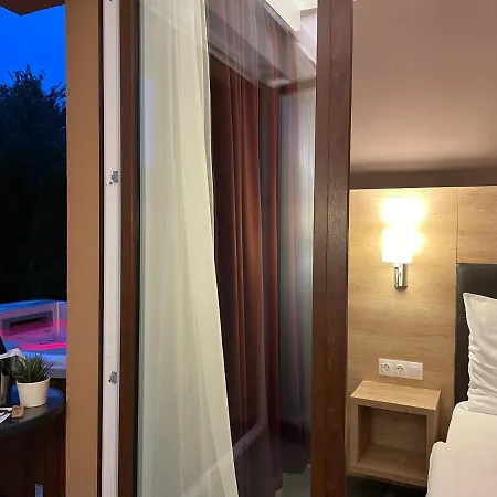 Aruba & Private Bed & Breakfast Keszthely