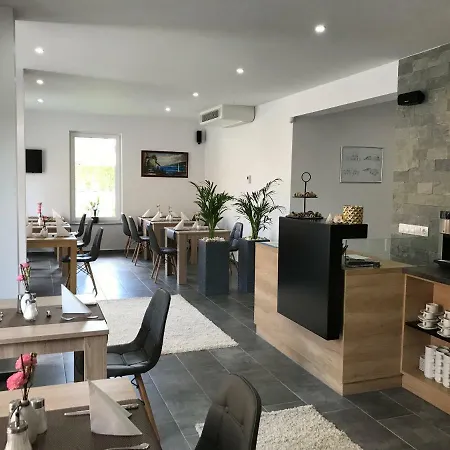Bed & Breakfast Aruba & Private Keszthely